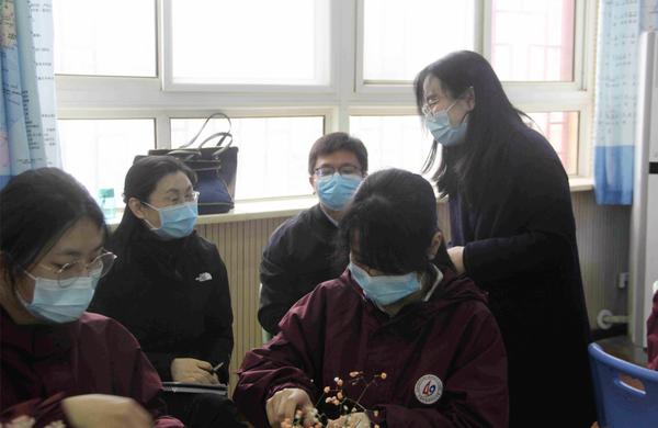 教研 (2) 教研 (2)